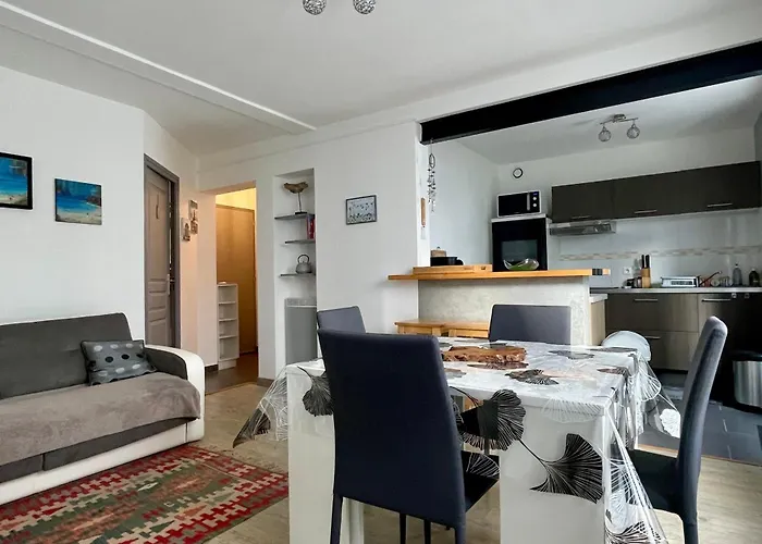 Cozy Cocoon Of Love With Terrace And Garden
